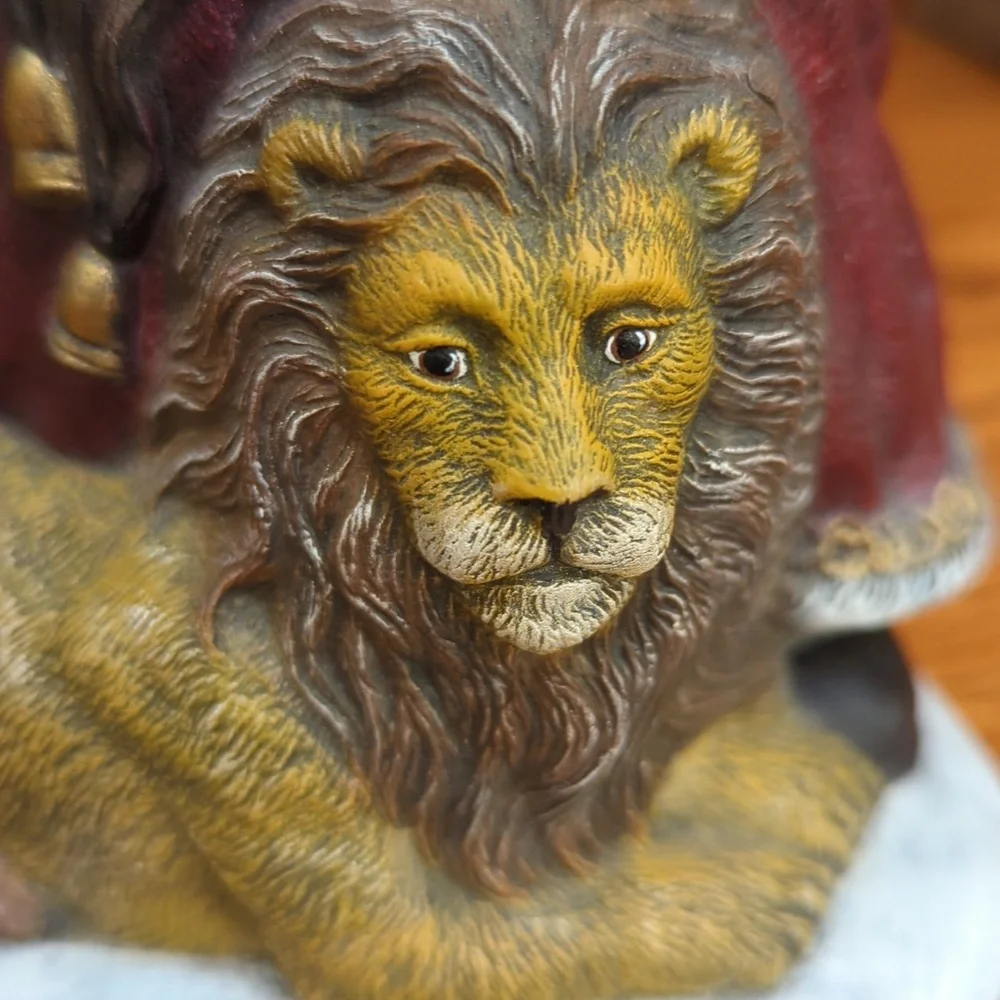 Ceramic Santa Lion and Lamb - Picture 4 of 4